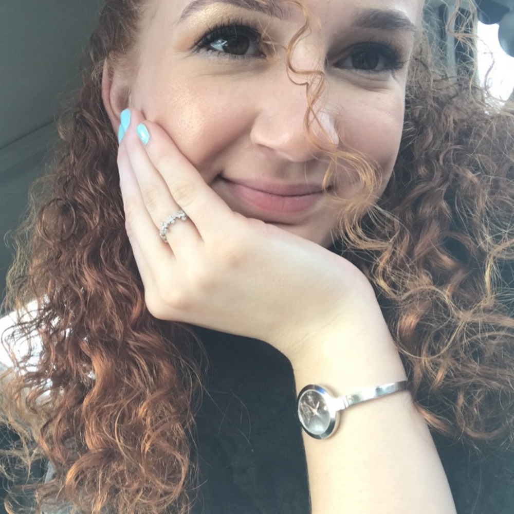 Meet your Posher, Anissa